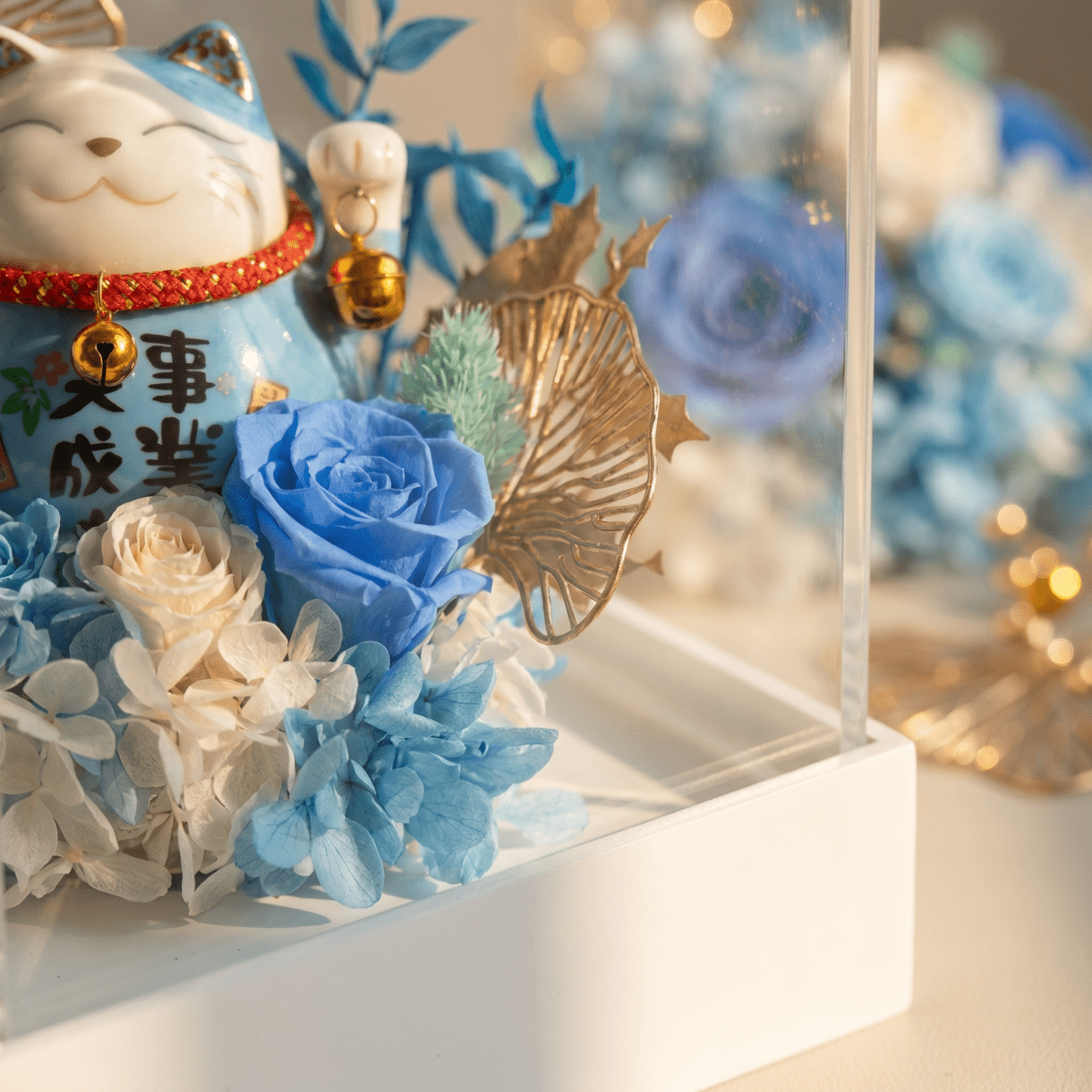 Maneki - Neko 招き猫 Flower Box, Blue (Career & Success) - Flowers - Preserved Flowers & Fresh Flower Florist Gift Store